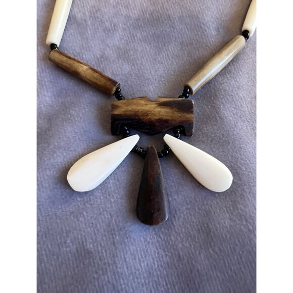 Vintage Handmade Bone & Wood Beaded Necklace With Pendant And Barrel Clasp - Picture 3 of 6